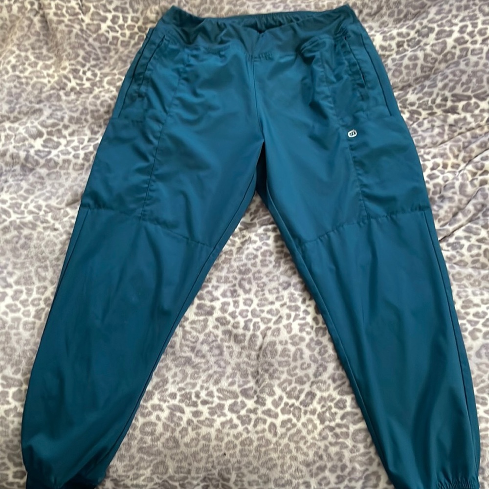 Jogger scrub pants